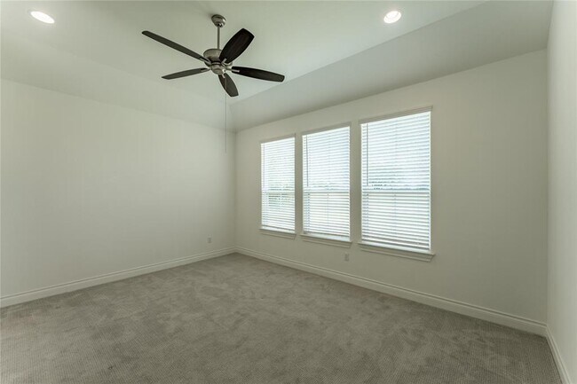 Building Photo - 152 Limestone Dr