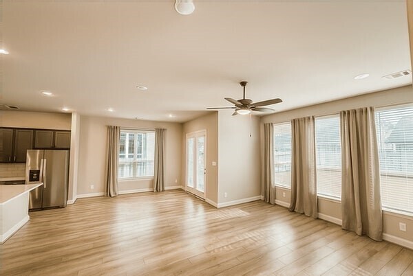 Building Photo - 10292 Bayou Oaks Dr