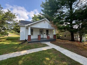 Building Photo - Cute Cape Cod