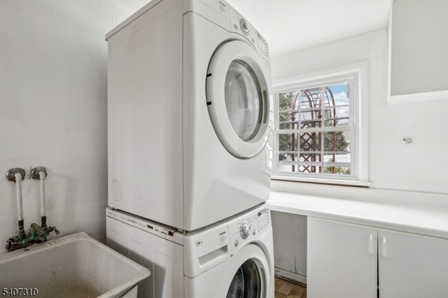 Building Photo - 254 Darlington Ave