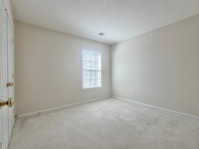 Building Photo - 510 Keeneland Ave