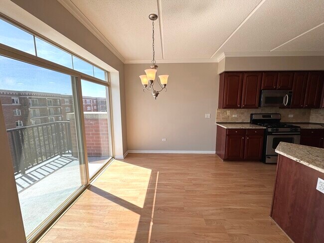 Building Photo - 656 Pearson St