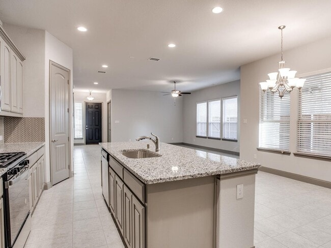 Building Photo - 7685 Regal Ln