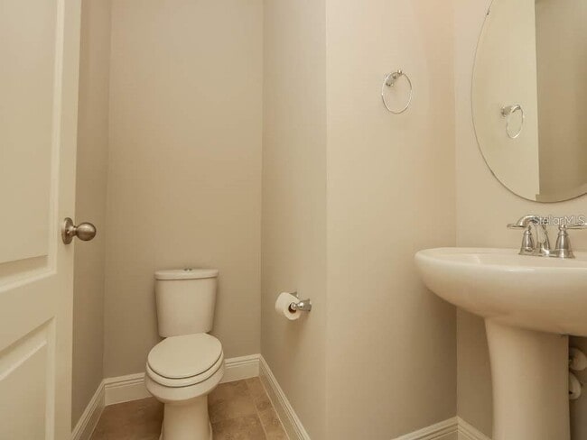 Building Photo - 15537 Honeybell Dr