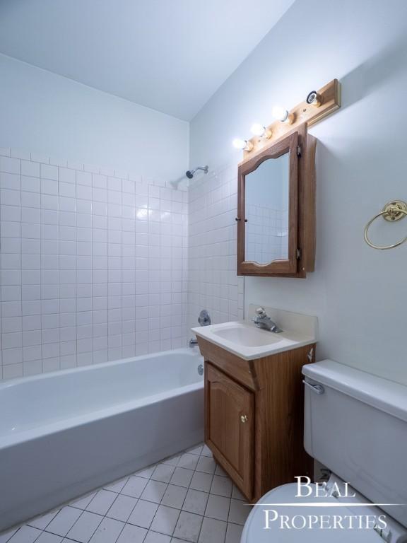 Building Photo - 0 bedroom in CHICAGO IL 60657