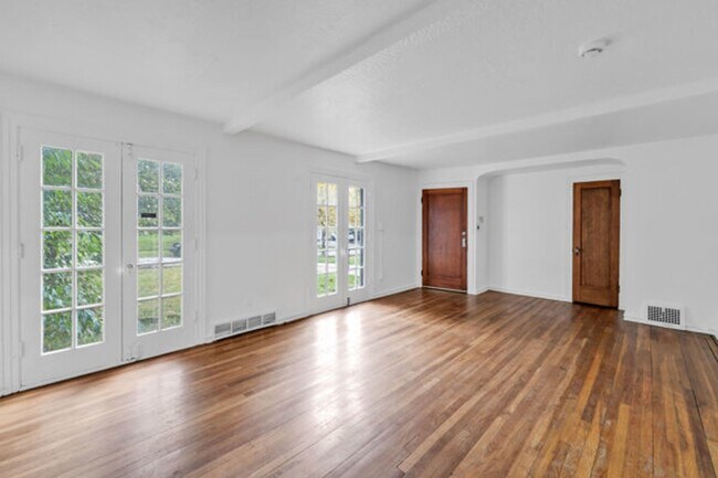 Building Photo - 3474 Daleford Rd