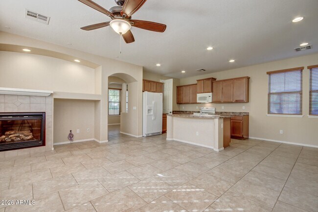 Building Photo - 21158 W Sycamore Dr