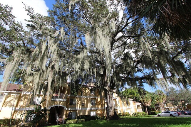 Building Photo - 2321 NW 33rd St