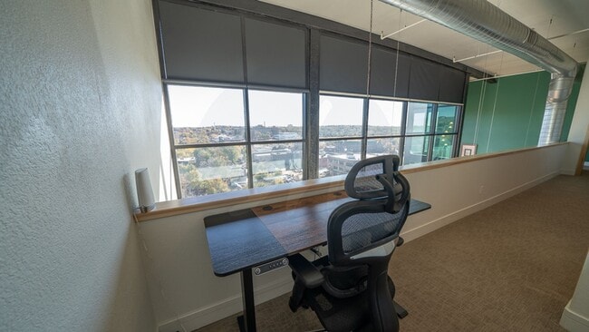 Building Photo - 417 E Kiowa St