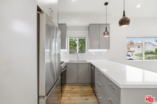 Building Photo - 8337 Gladbeck Ave