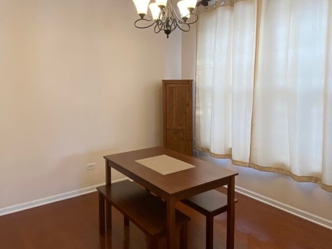 Building Photo - 1587 Millbrook Dr