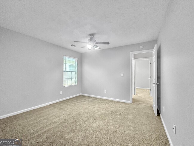 Building Photo - 400 Crestfield Cir