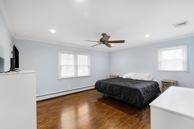 Building Photo - "Discover Comfort and Elegance: Spacious 4-Bed, 3-Bath Home with Hardwood Floors in Randolph, NJ!"