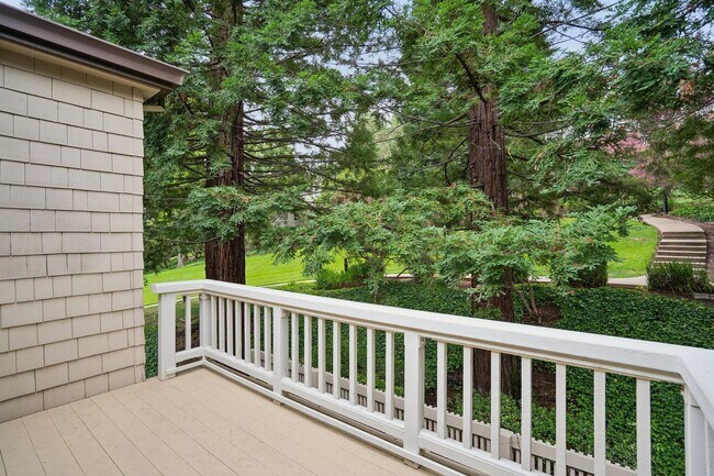 Building Photo - 651 Manresa Ln
