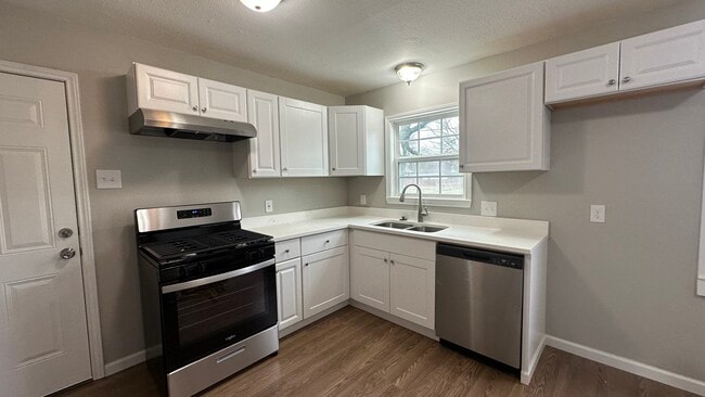 Building Photo - 901 Johnson St