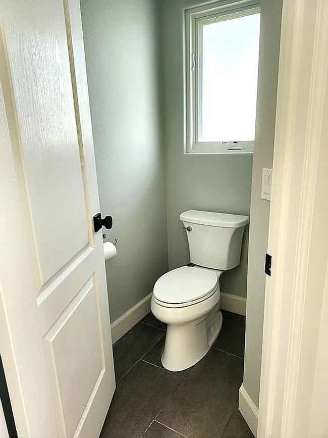 Building Photo - Charming Home Next To Sunbrook Golf Club!