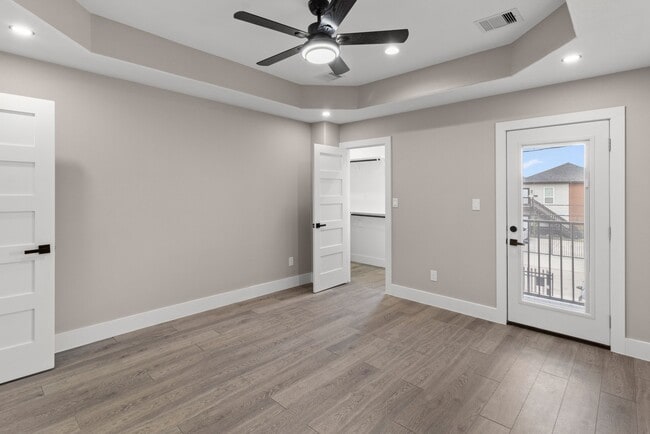 Building Photo - 7925 Colonial Ln
