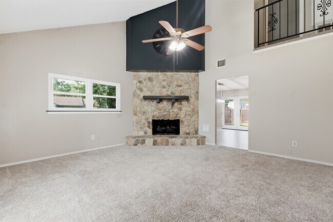 Building Photo - 4118 Garden Springs Dr