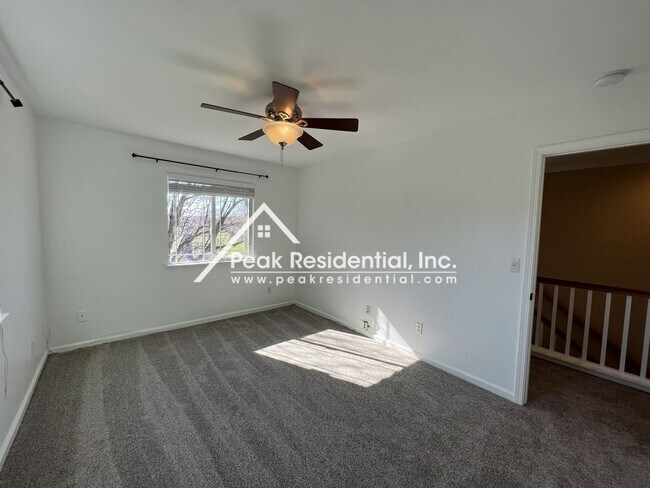 Building Photo - Spacious 4bd/2.5ba Rocklin Home with 2 Car...