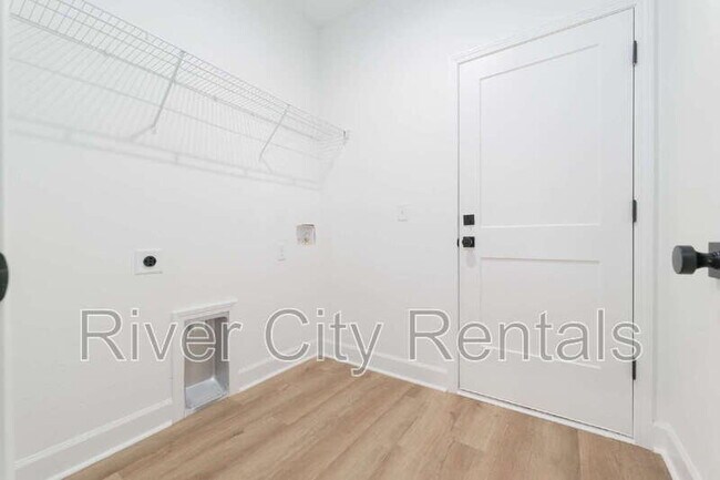 Building Photo - 2676 Halperns Way
