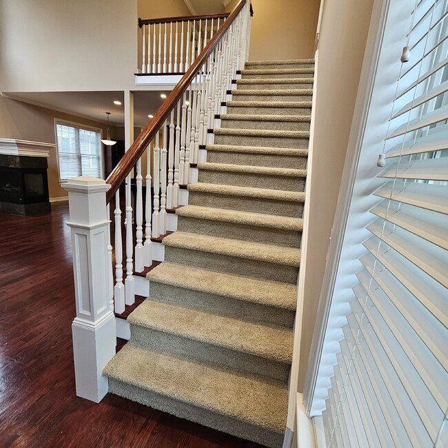 Building Photo - 3 Bedroom, 2.5 Bath Townhome Near Lake St. Clair with Finished Basement, Attached Oversized 2 Car...