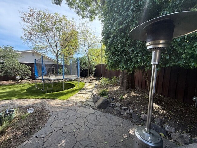 Building Photo - Stunning 5-Bed. 2.5 bath Home in the Heart of Pleasanton Meadows, Community Pool