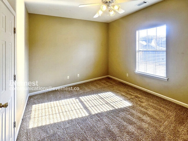 Building Photo - 212 Carnelian Dr