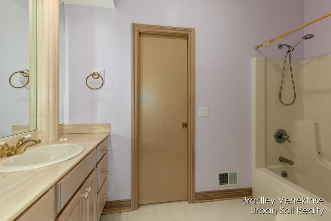 Building Photo - 7635 Sandy Hollow Ln SE
