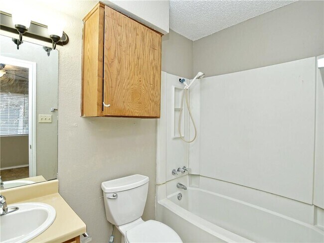 Building Photo - 5401 Spring Meadow Rd
