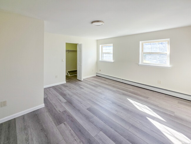 Building Photo - 7 Dally Farm Rd