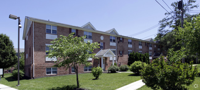 Coachman's Manor - 401 Carriage Way New Castle DE 19720 | Apartment Finder