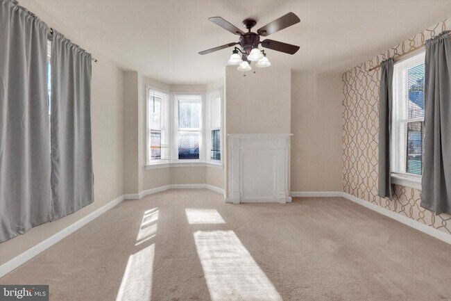 Building Photo - 4300 Main St