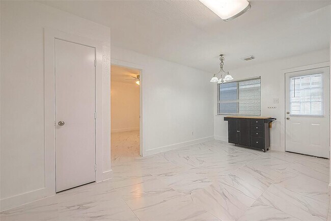 Building Photo - 20939 Young Meadows Way