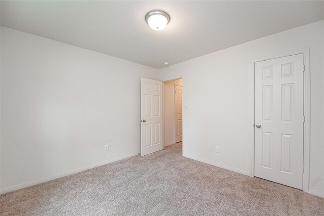 Building Photo - 184 Red Clover