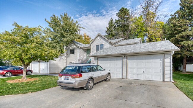 Building Photo - 1438 N Bluff Pl