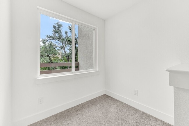 Building Photo - 9471 Timberleaf Dr