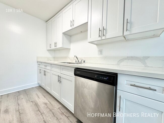 Building Photo - 5415 Newcastle Ave