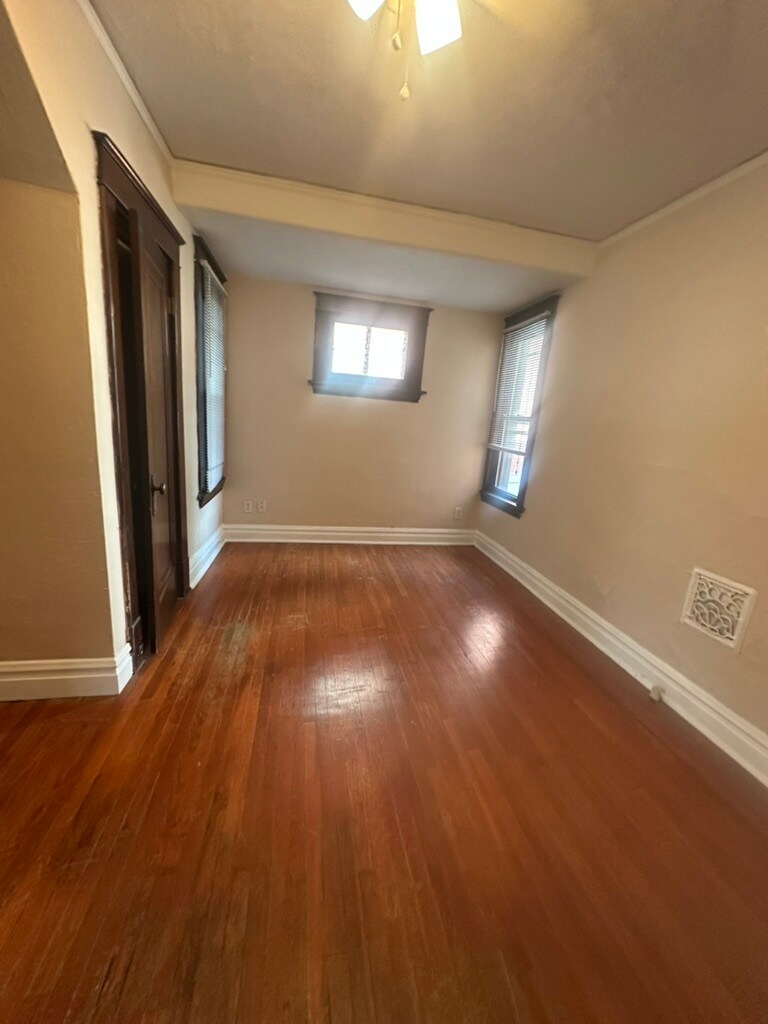 Building Photo - 5044 Bancroft Ave