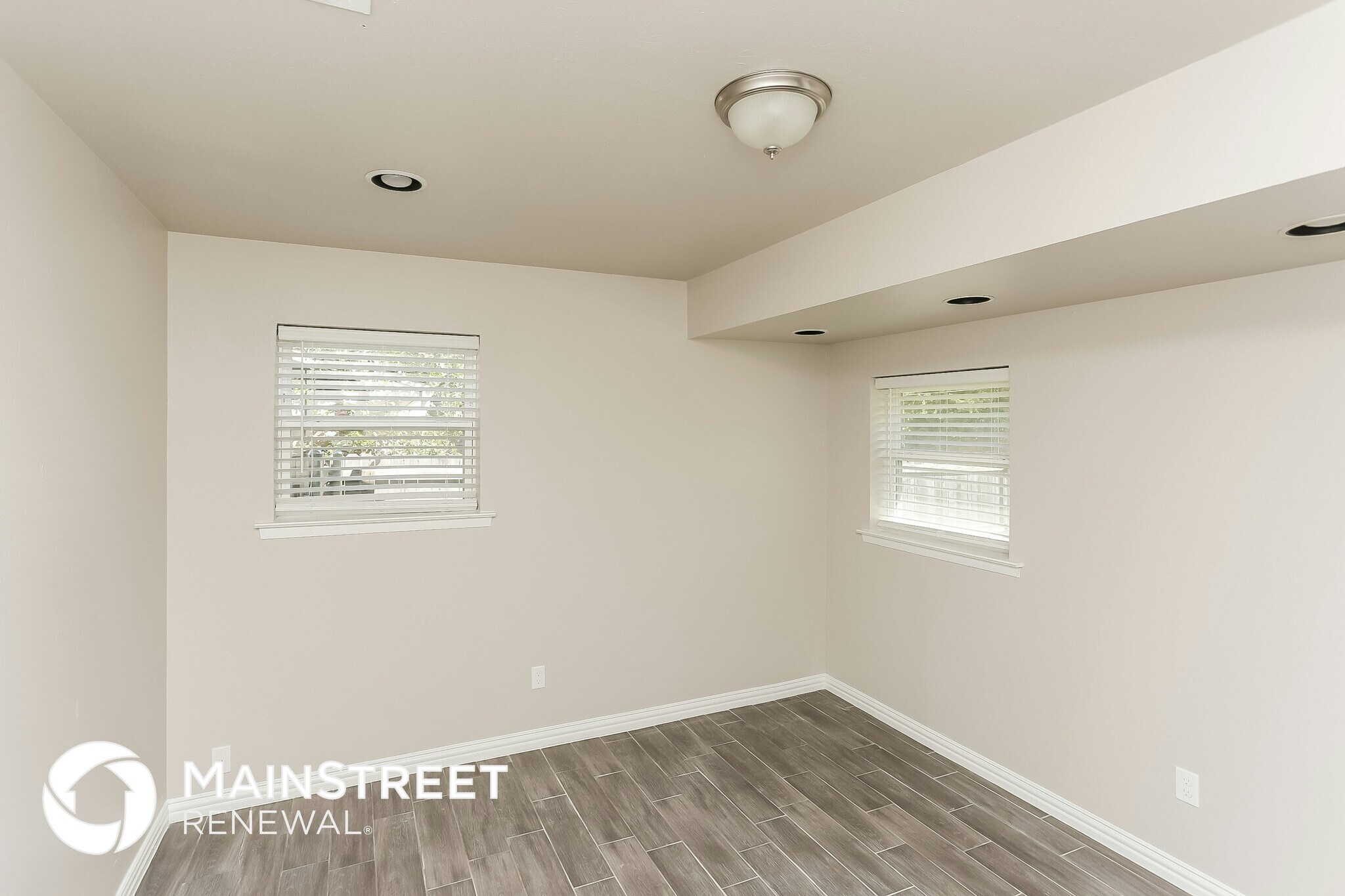 Building Photo - 717 Ponderosa Dr