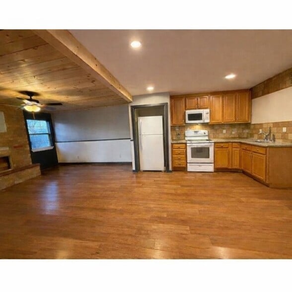 Building Photo - 159 McDougal Ave