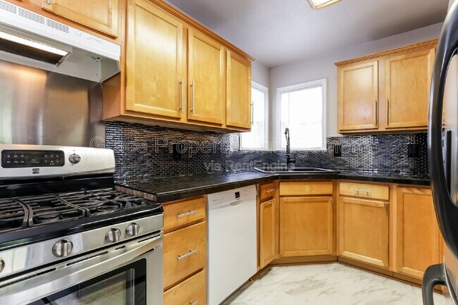 Building Photo - 3025 St Paul St