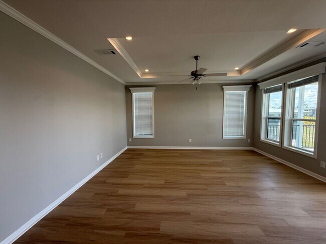 Building Photo - 7815 Lakeshore Dr