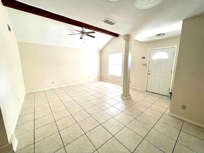 Building Photo - 231 Malaga Dr