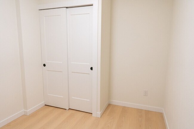 Building Photo - 4015 SW Thistle St