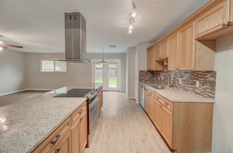 Building Photo - 13614 Larkbrook St