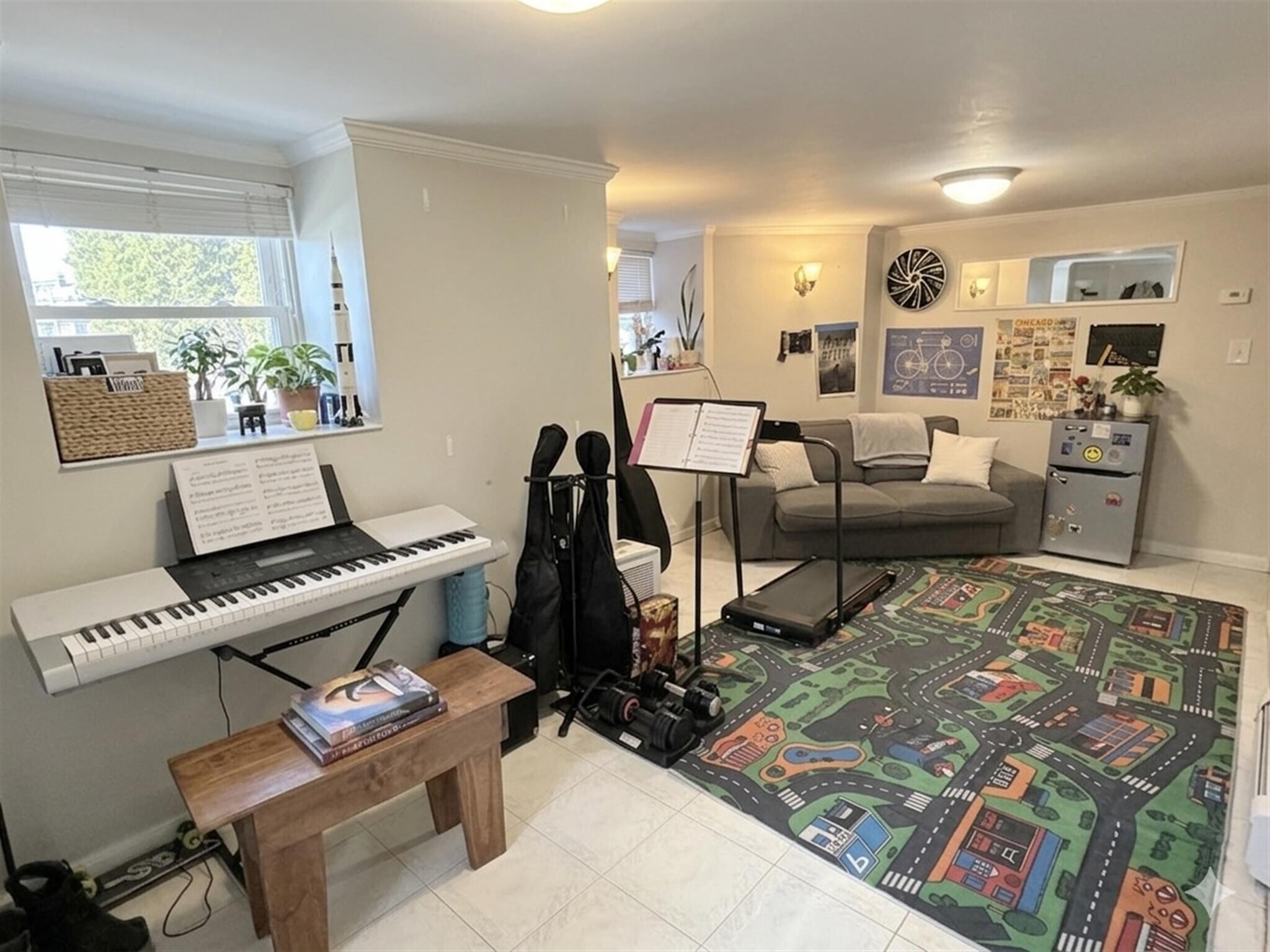 Building Photo - 521 Main St