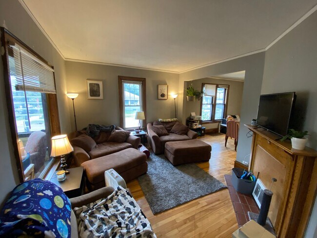 Building Photo - 1801 Talmage Ave SE