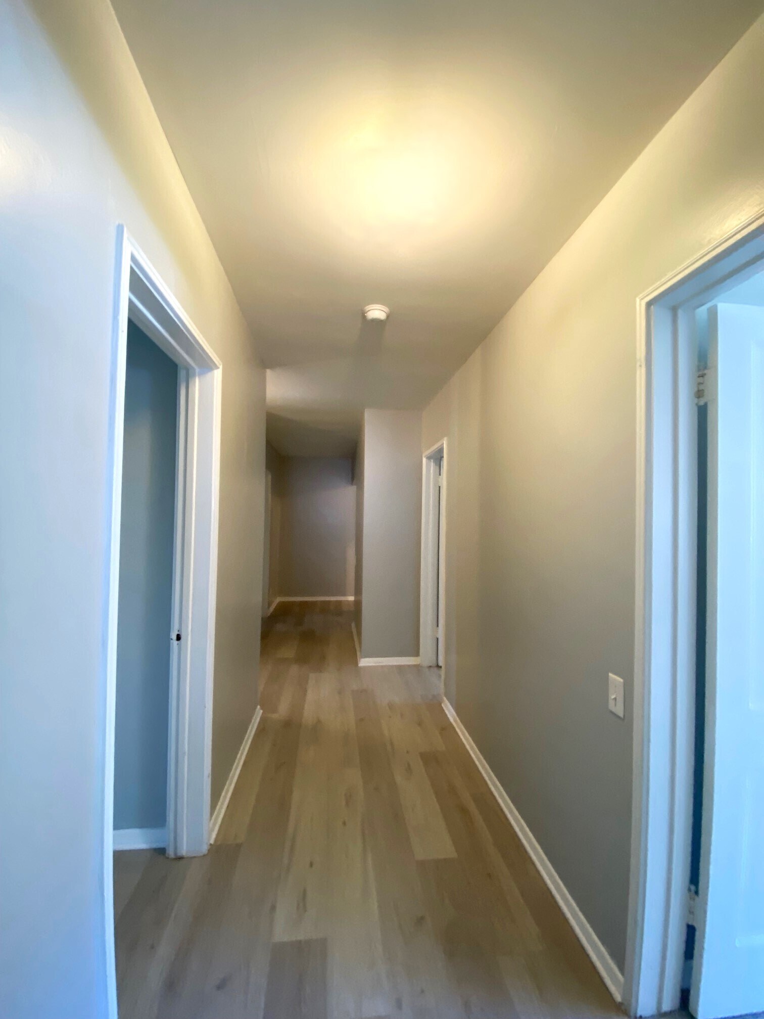 Building Photo - 10682 Kinnard Ave