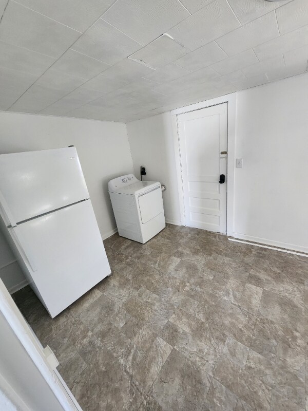 Building Photo - 518 New St