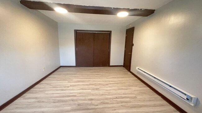 Building Photo - 1611 S Madison St